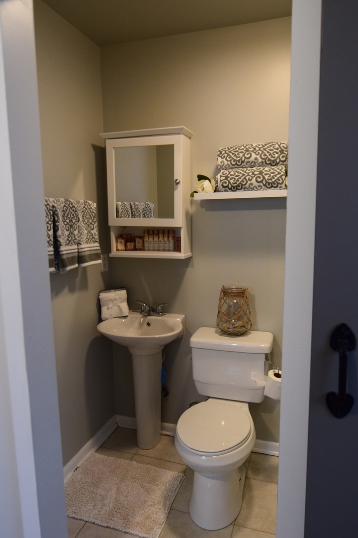 719 Spring Street Roselle, IL 60172 - Photo 23 of 28 Gallery Image 23