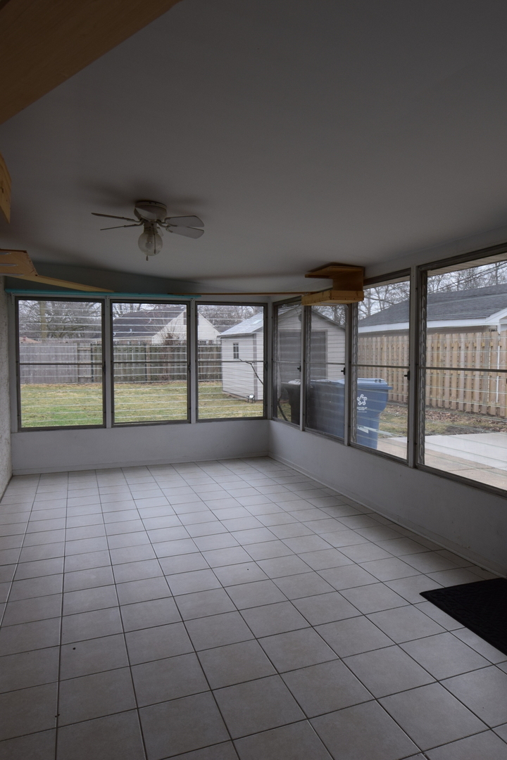 719 Spring Street Roselle, IL 60172 - Photo 28 of 28 Gallery Image 28