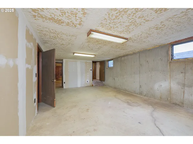 $465,000 | 11644 Northeast San Rafael Street, Portland, OR 97220