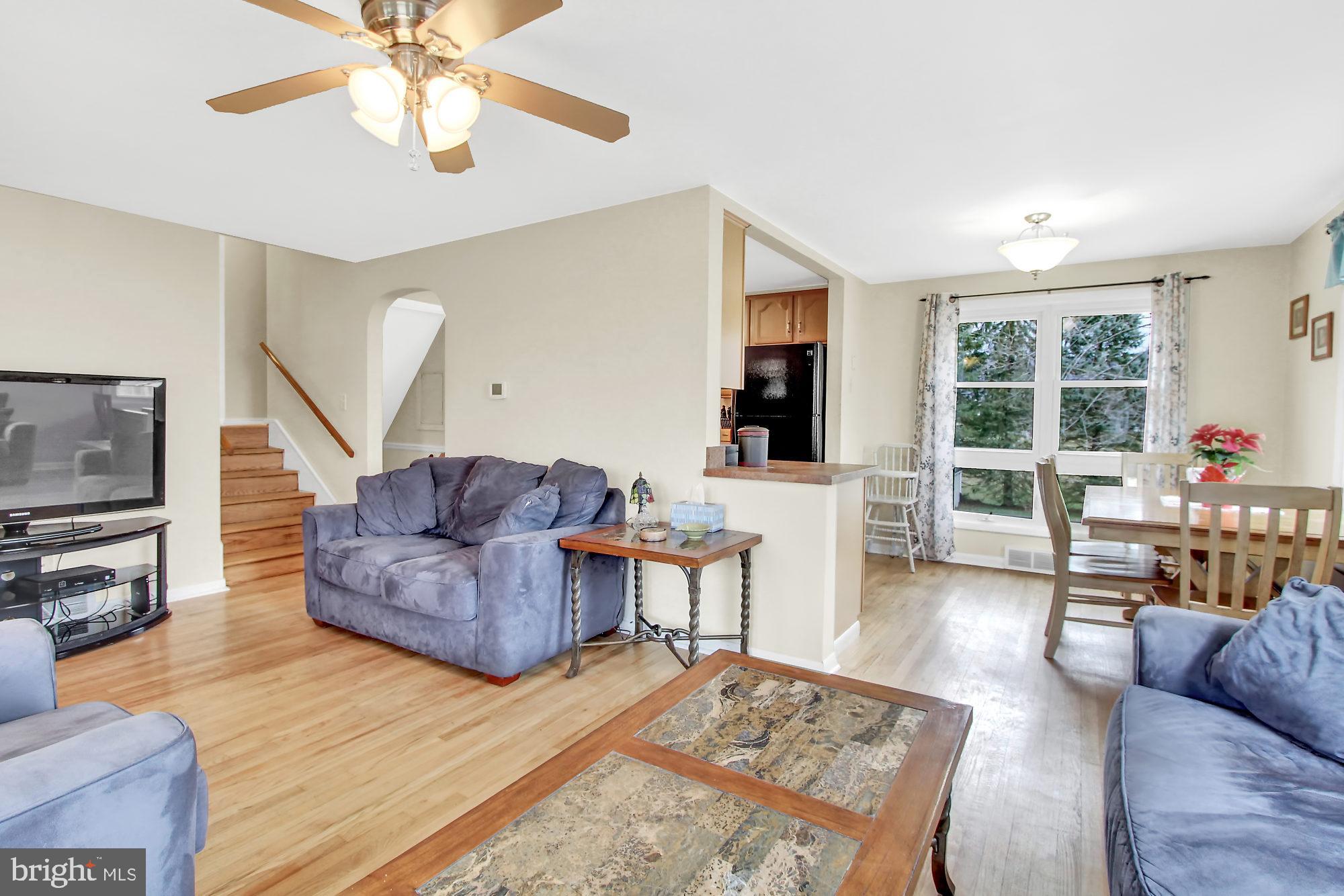 28 Sharon Road Enola, PA 17025 - Photo 7 of 27 Living Room