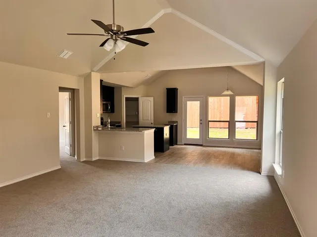 $2,099 | 422 Greenhaven Drive, Seagoville, TX 75159