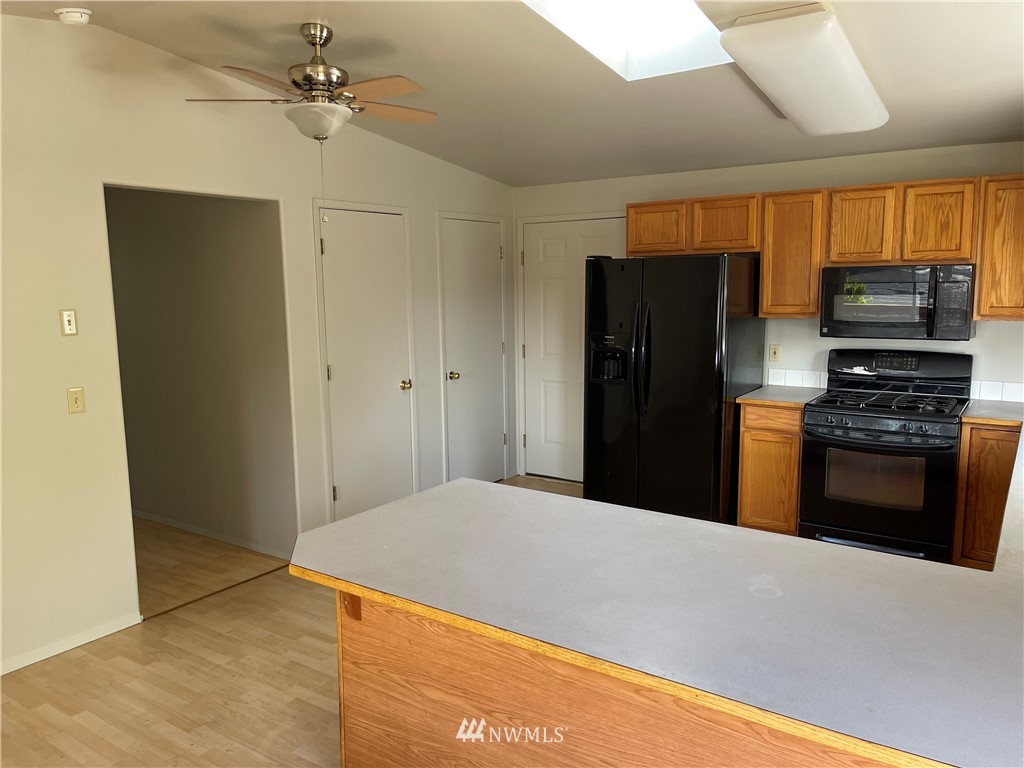 4710 Southeast Foss Road Port Orchard, WA 98366 - Photo 11 of 31 Gallery Image 11
