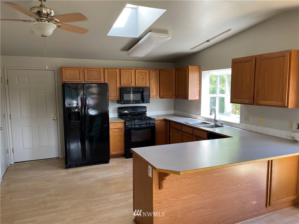 4710 Southeast Foss Road Port Orchard, WA 98366 - Photo 10 of 31 Gallery Image 10