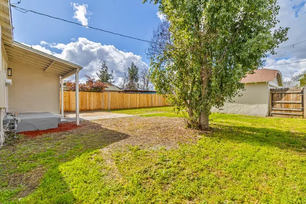 $314,900 | 257 North F Street, Tulare, CA 93274