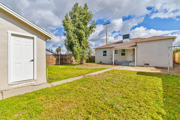 $314,900 | 257 North F Street, Tulare, CA 93274