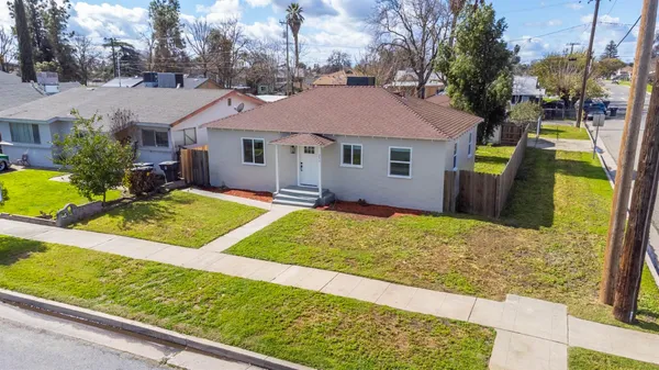 $314,900 | 257 North F Street, Tulare, CA 93274