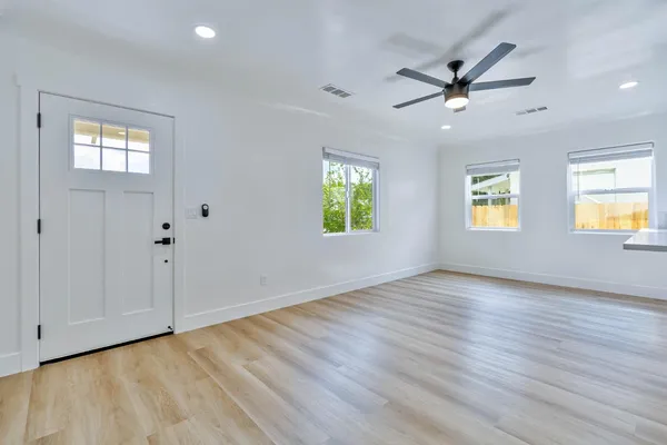 $314,900 | 257 North F Street, Tulare, CA 93274