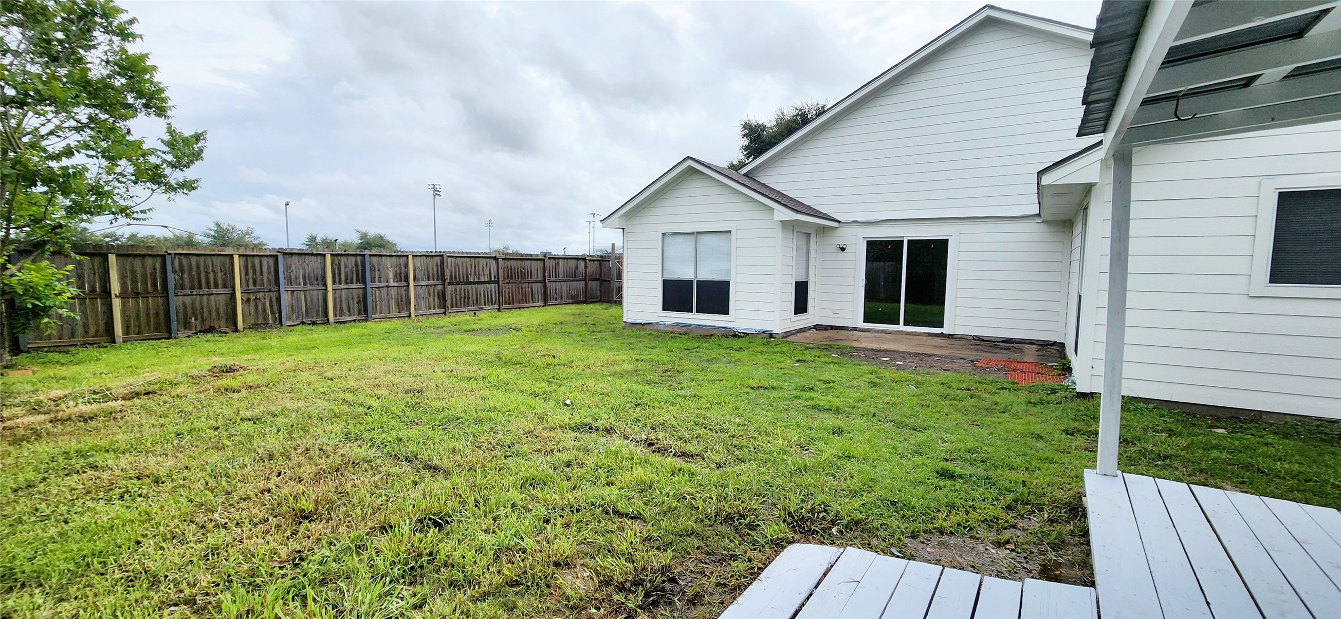 129 Wagon Ln Loop Angleton, TX 77515 - Photo 35 of 37 Gallery Image 35