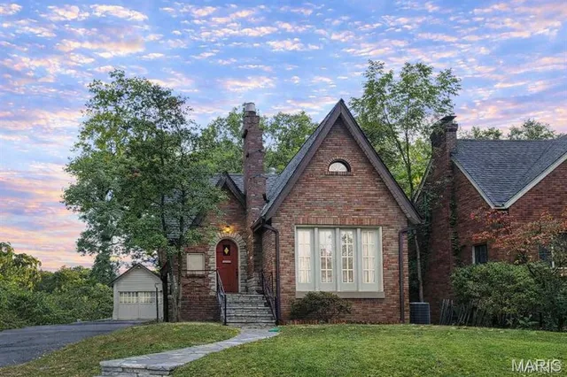 $129,900 | 2471 Northland Avenue, St. Louis, MO 63114