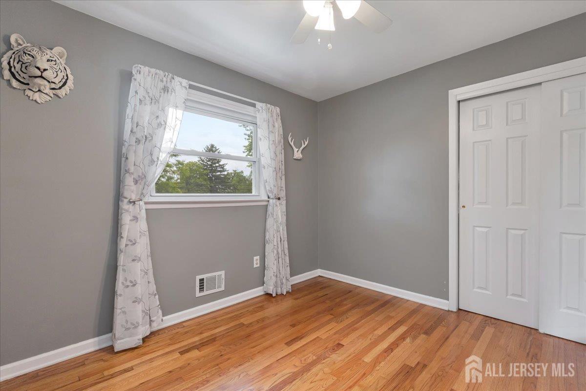 53 University Road East Brunswick, NJ 08816 - Photo 8 of 24
