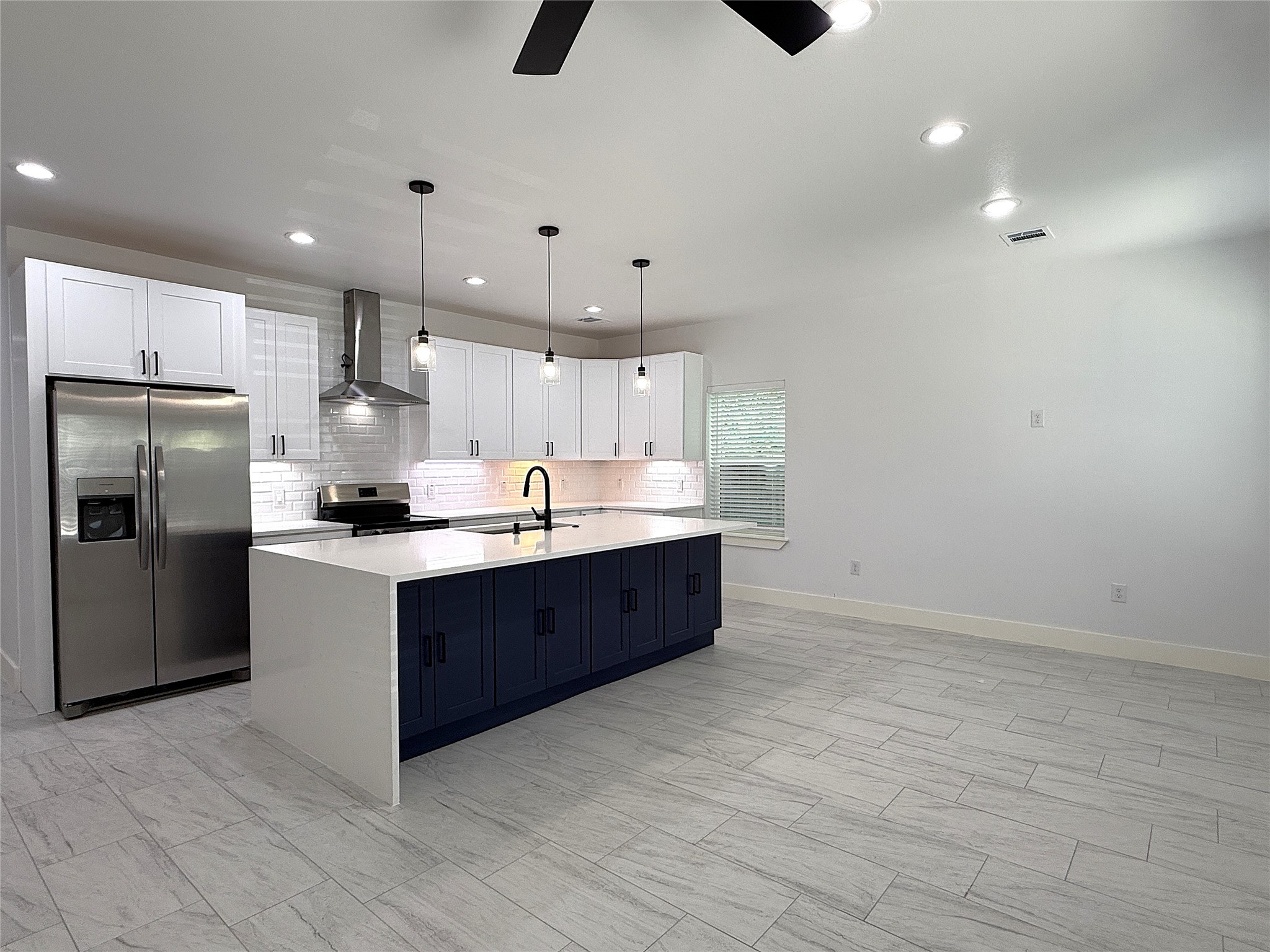 6708 Conley Street, Unit A Houston, TX 77021 - Photo 5 of 24 Open to the living area.