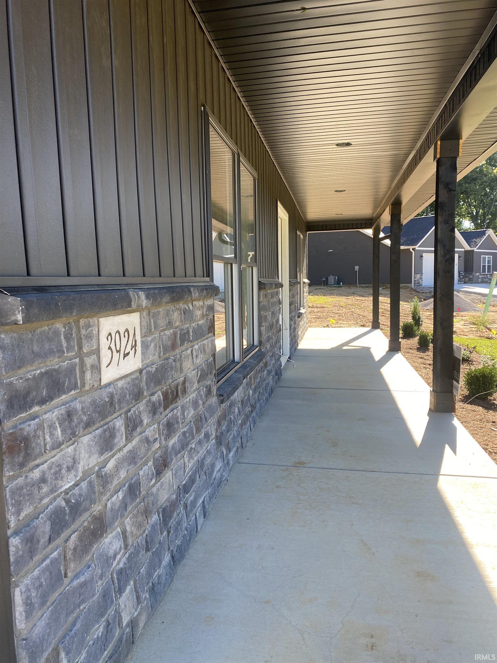 3924 Ashbrook Lane Bloomington, IN 47404 - Photo 2 of 19