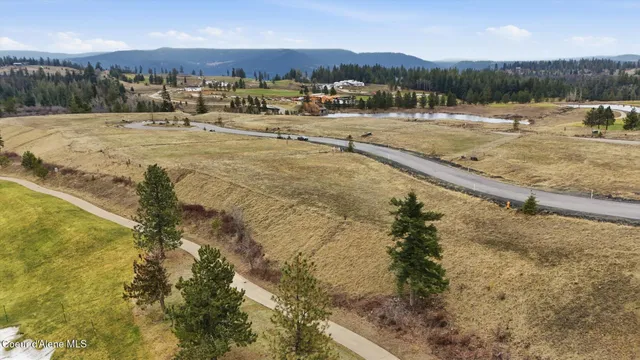 $690,000 | 6223 West Dashwood Way, Coeur D'Alene, ID 83814