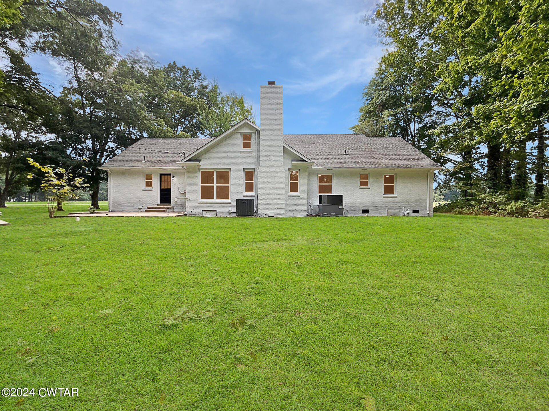 1900 Morgan Road Dyersburg, TN 38024 - Photo 3 of 29 down-net_http20240906-144-dhcp0r