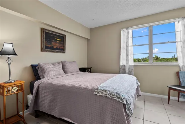 $140,000 | 505 Spencer Drive, Unit 208, West Palm Beach, FL 33409