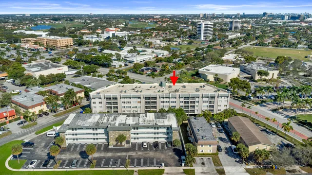 $140,000 | 505 Spencer Drive, Unit 208, West Palm Beach, FL 33409