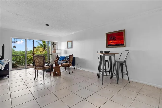 $140,000 | 505 Spencer Drive, Unit 208, West Palm Beach, FL 33409