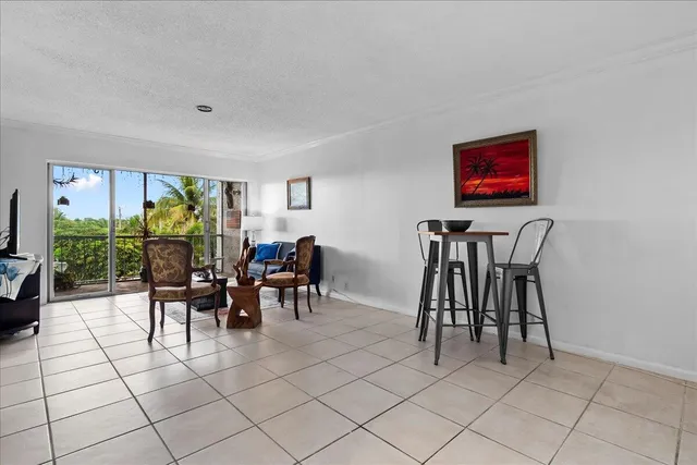 $140,000 | 505 Spencer Drive, Unit 208, West Palm Beach, FL 33409