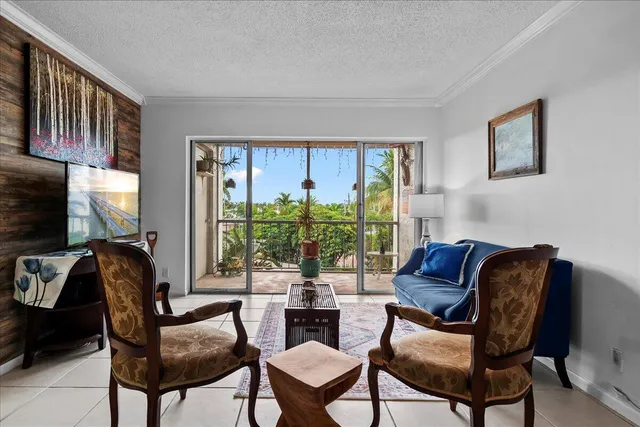 $140,000 | 505 Spencer Drive, Unit 208, West Palm Beach, FL 33409