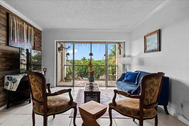 $140,000 | 505 Spencer Drive, Unit 208, West Palm Beach, FL 33409