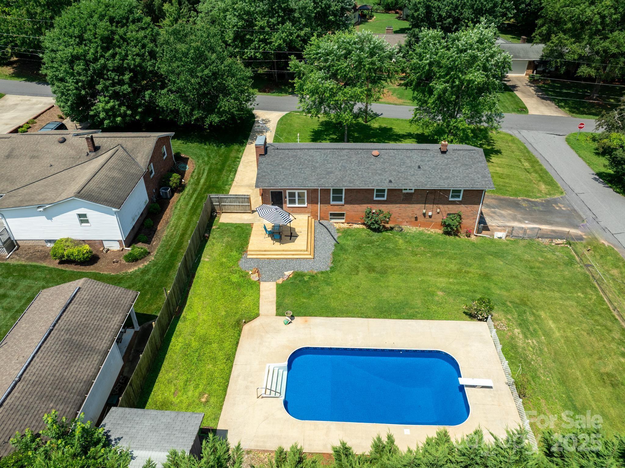 306 2nd Ave Place Northeast Conover, NC 28613 - Photo 4 of 30