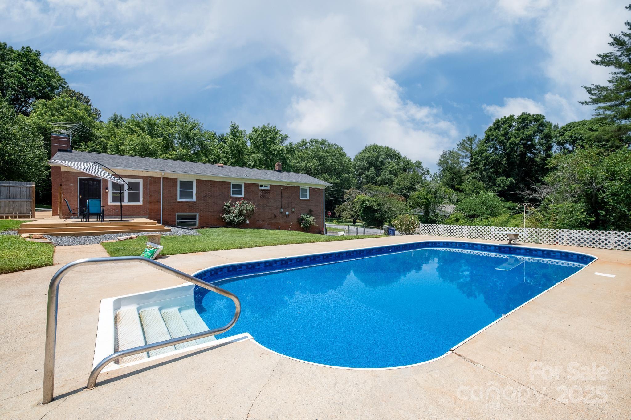 306 2nd Ave Place Northeast Conover, NC 28613 - Photo 6 of 30