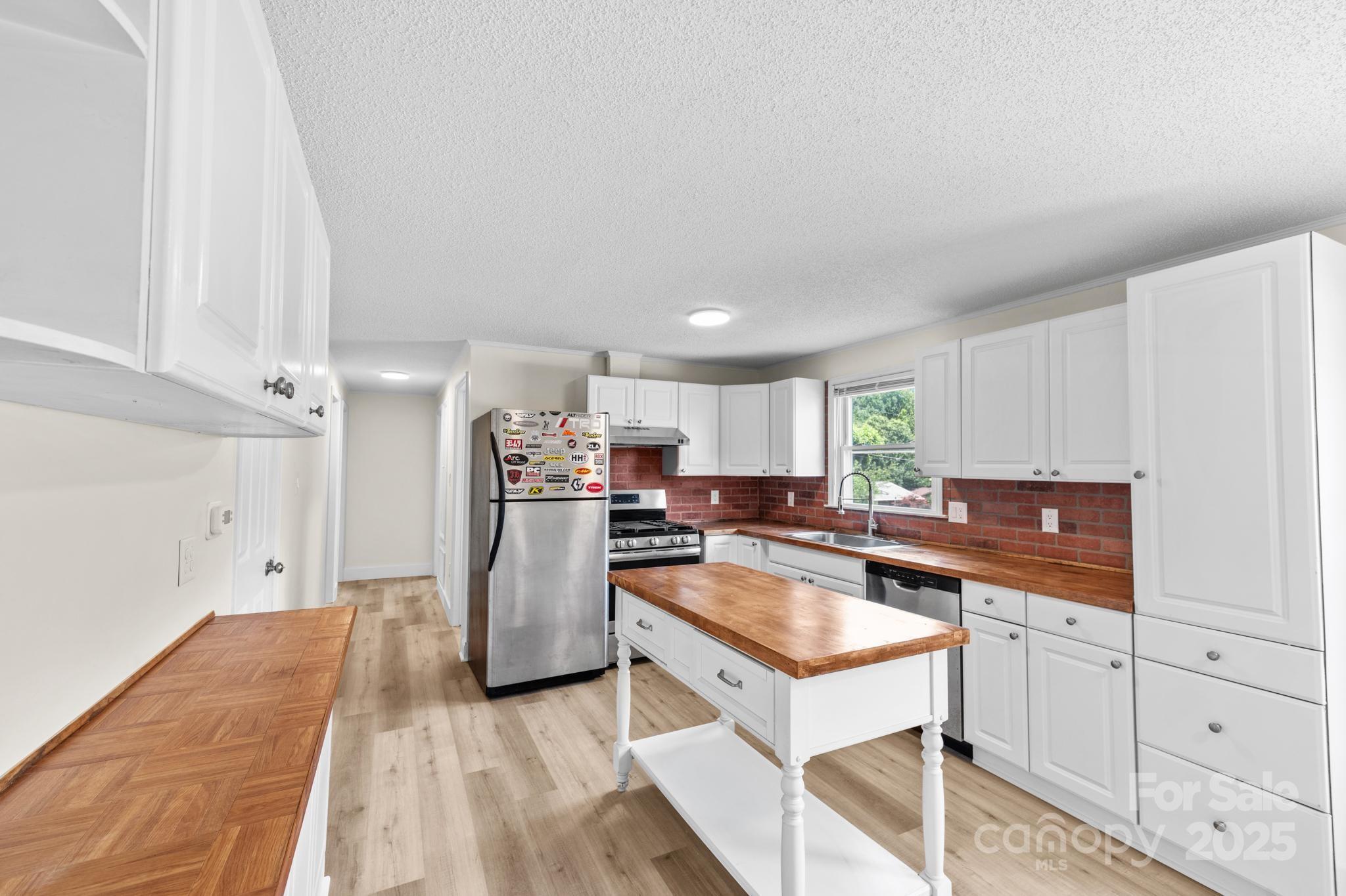 306 2nd Ave Place Northeast Conover, NC 28613 - Photo 9 of 30