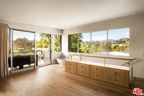 $4,995,000 | 295 Mabery Road, Santa Monica, CA 90402