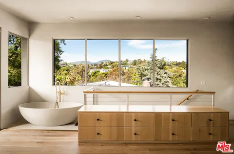 $4,995,000 | 295 Mabery Road, Santa Monica, CA 90402