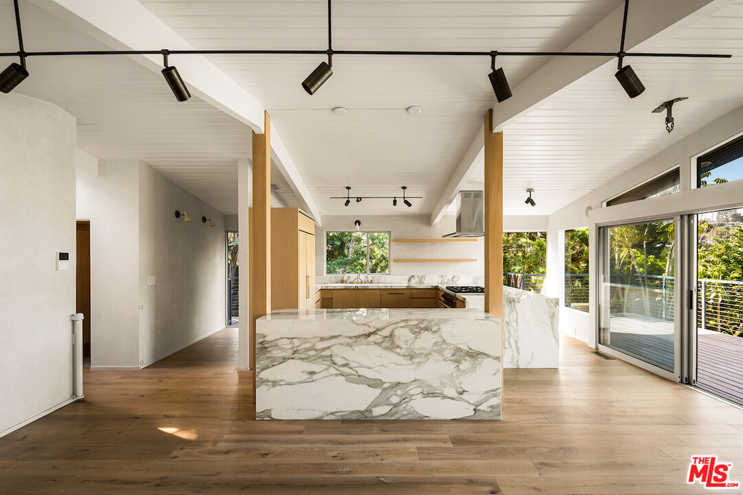 295 Mabery Road Santa Monica, CA 90402 - Photo 10 of 44