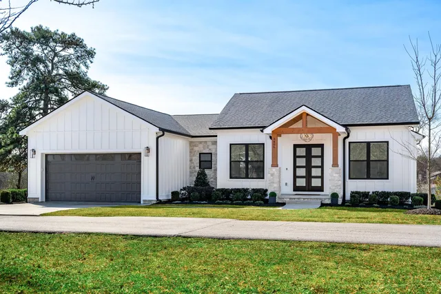 $439,900 | 3406 Roberts Road, Chattanooga, TN 37416