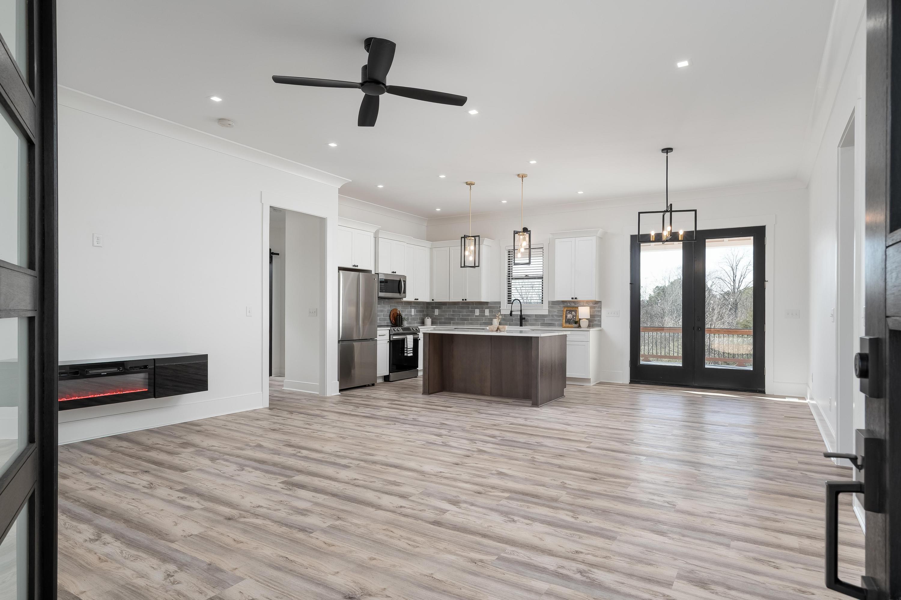 3406 Roberts Road Chattanooga, TN 37416 - Photo 3 of 43 2026_01_January_3406_Roberts_Rd_0017