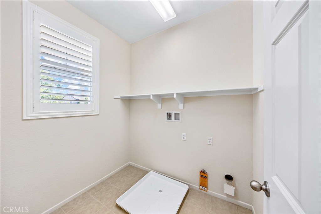 130 Prospect Irvine, CA 92618 - Photo 33 of 35 a view of a small space with closet