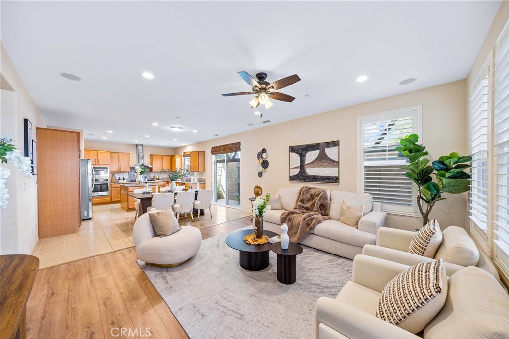 130 Prospect Irvine, CA 92618 - Photo 4 of 35 a living room with furniture