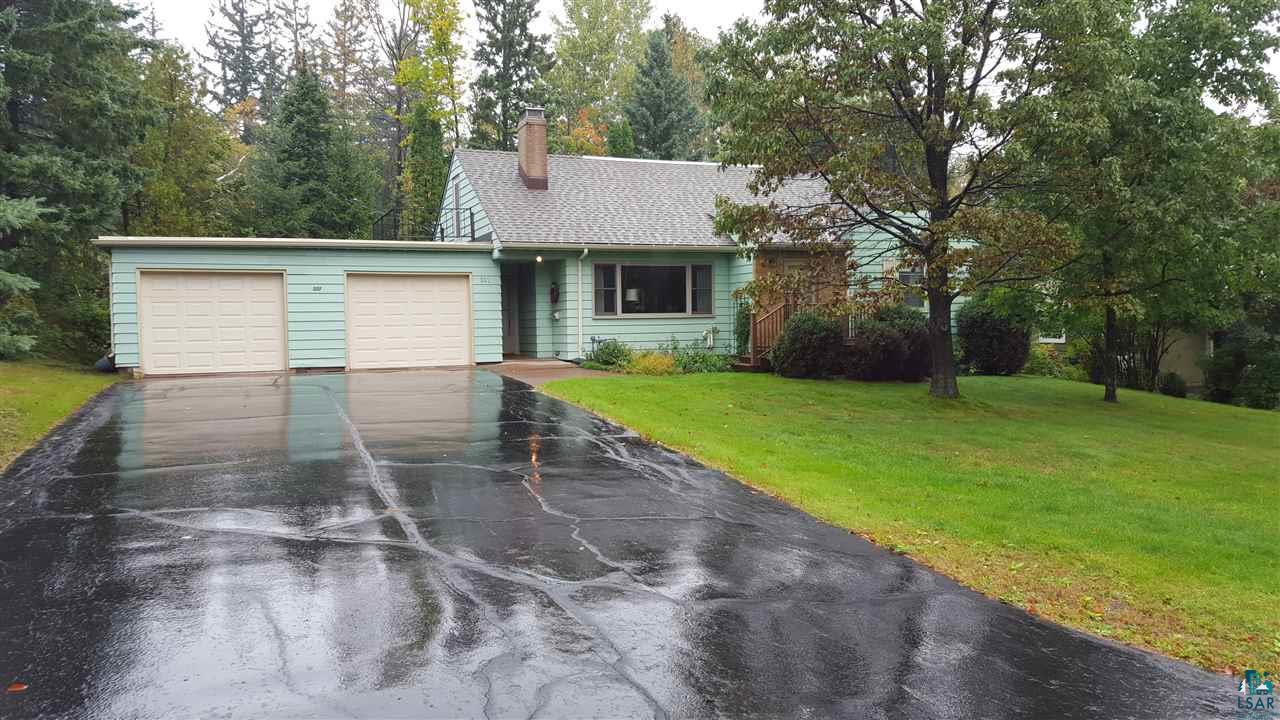 322 Ridgewood Road Duluth, MN 55804 - Photo 2 of 24 Gallery Image 2