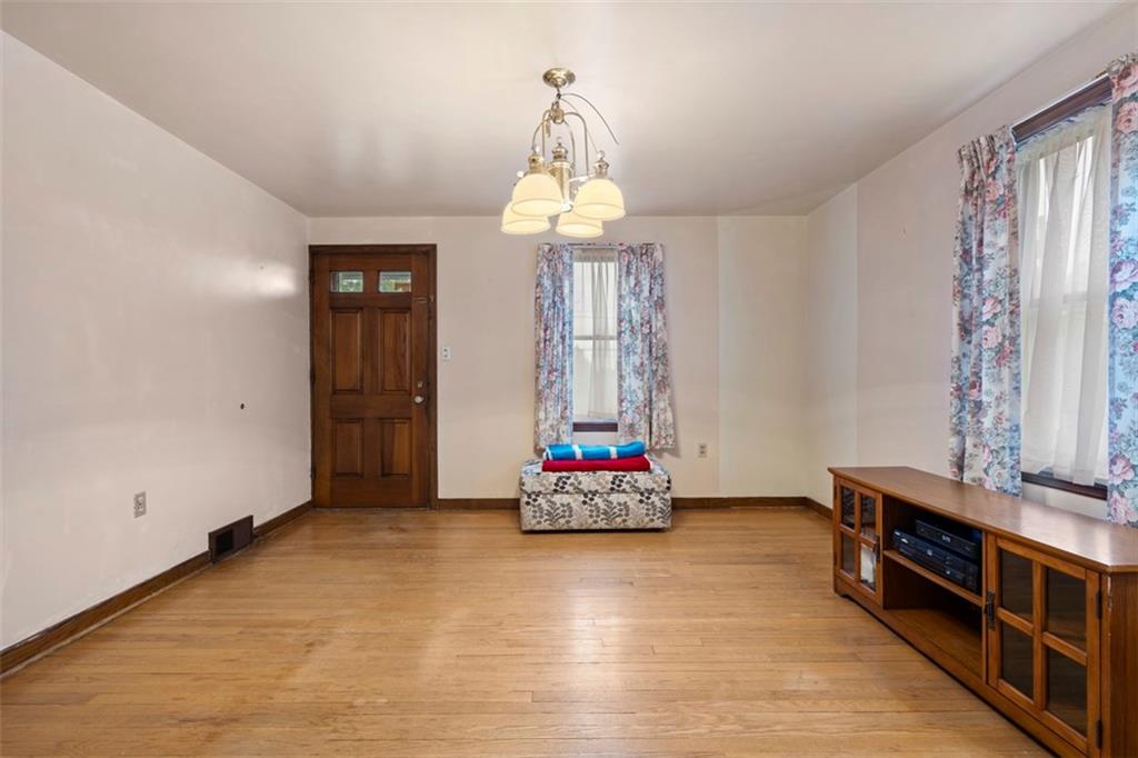 102 William Street Pittsburgh, PA 15229 - Photo 7 of 47