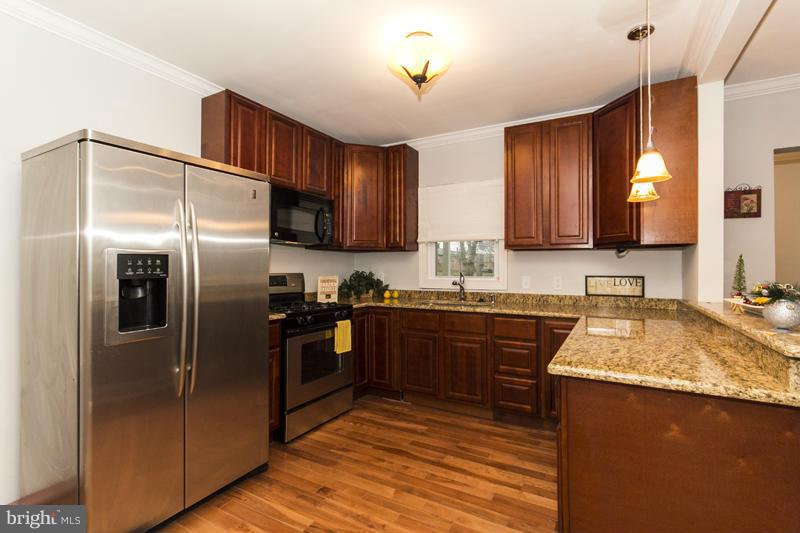 223 Mallow Hill Road Baltimore, MD 21229 - Photo 1 of 30 Kitchen