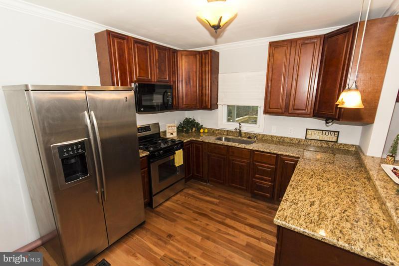 223 Mallow Hill Road Baltimore, MD 21229 - Photo 17 of 30 Kitchen