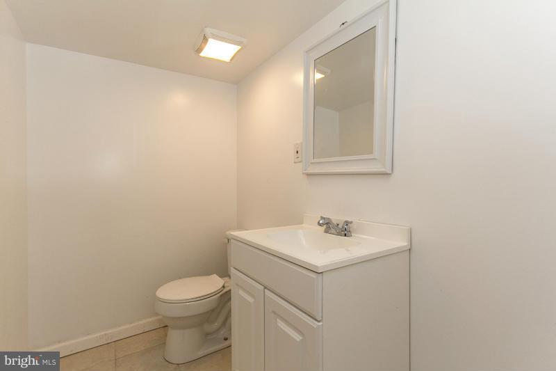 223 Mallow Hill Road Baltimore, MD 21229 - Photo 29 of 30 Bath