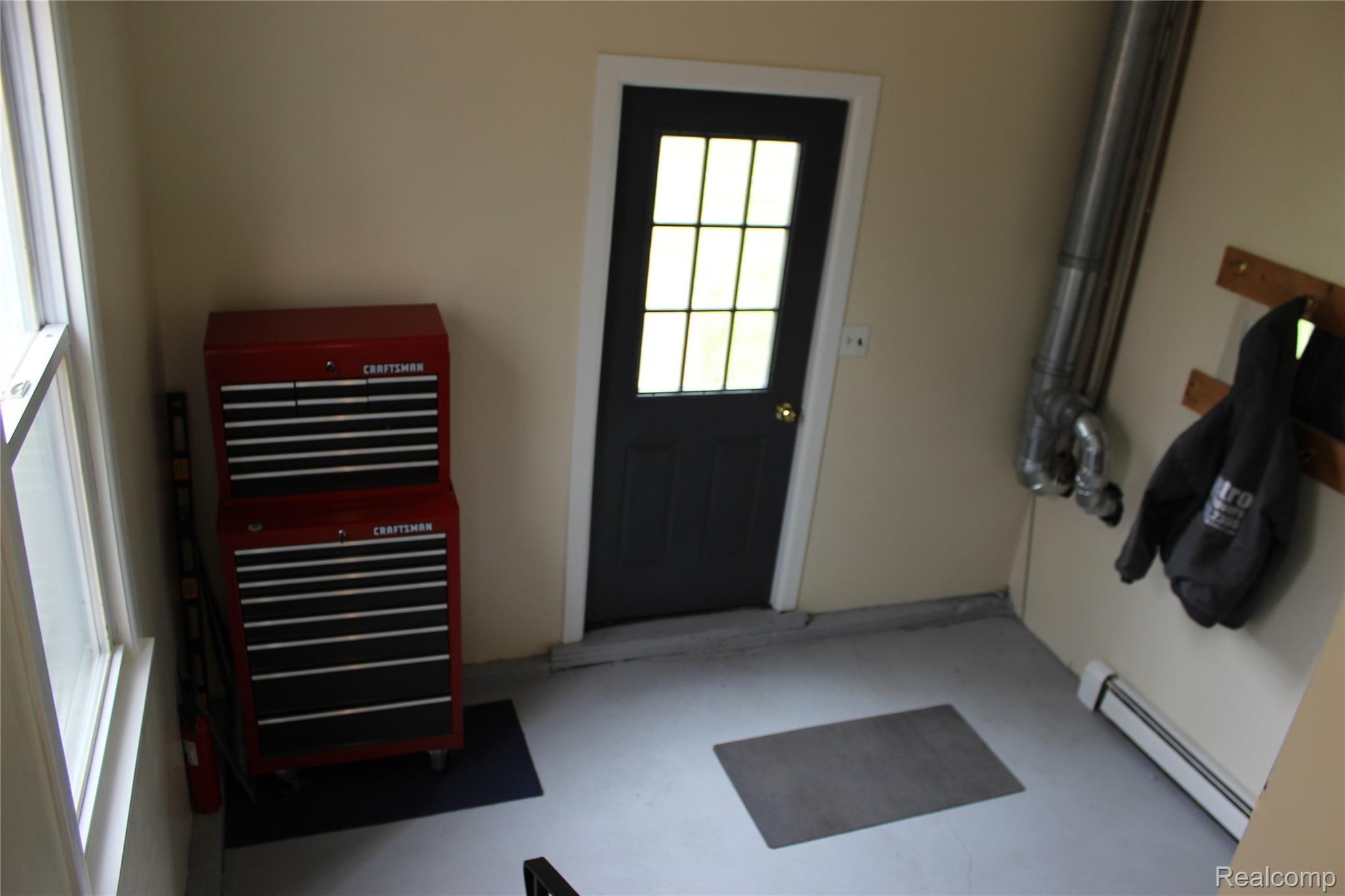5931 Lakeshore Road Fort Gratiot, MI 48059 - Photo 9 of 12 10.JPG