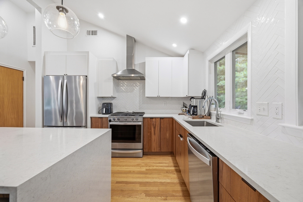 40 Sunset Hill Road Boston, MA 02132 - Photo 5 of 35 Gallery Image 5