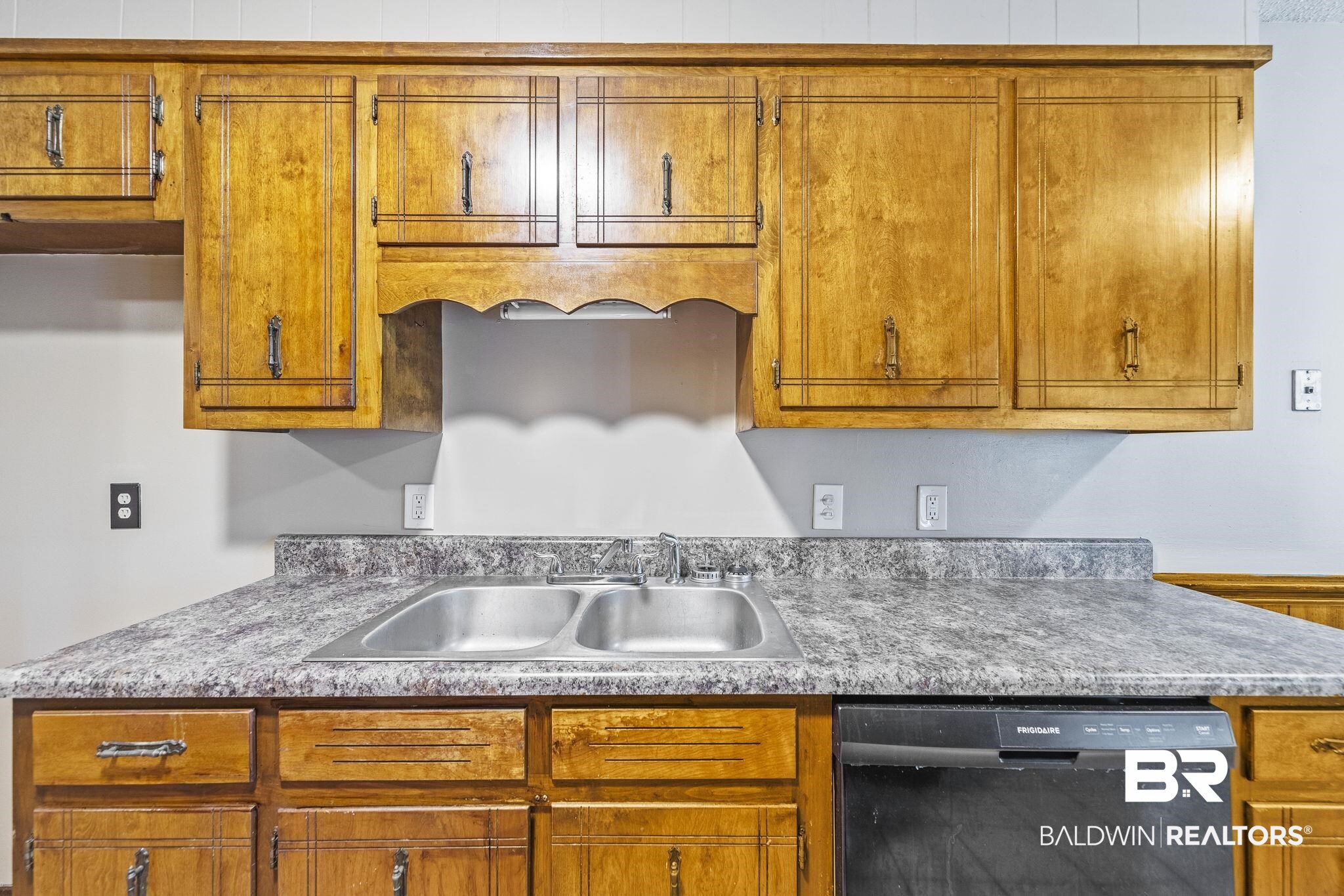 4151 Springdale Road Mobile, AL 36609 - Photo 15 of 21 Kitchen with dishwasher and sink