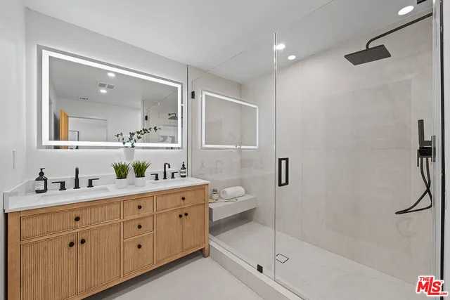 $2,095,000 | 5157 Woodley Avenue, Encino, CA 91436