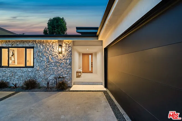 $2,095,000 | 5157 Woodley Avenue, Encino, CA 91436