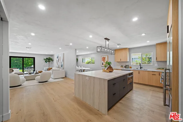 $2,095,000 | 5157 Woodley Avenue, Encino, CA 91436