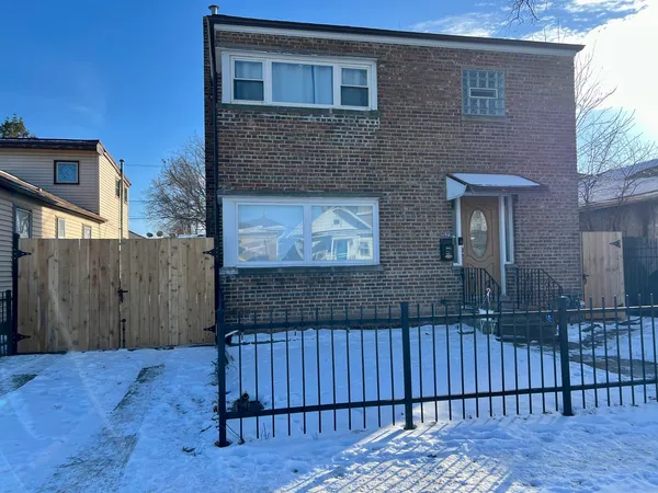 $299,900 | 7421 64th Street, Summit, IL 60501