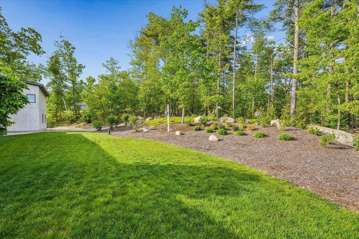 11 Wheeler Farm Road Bedford, NH 03110 - Photo 55 of 60