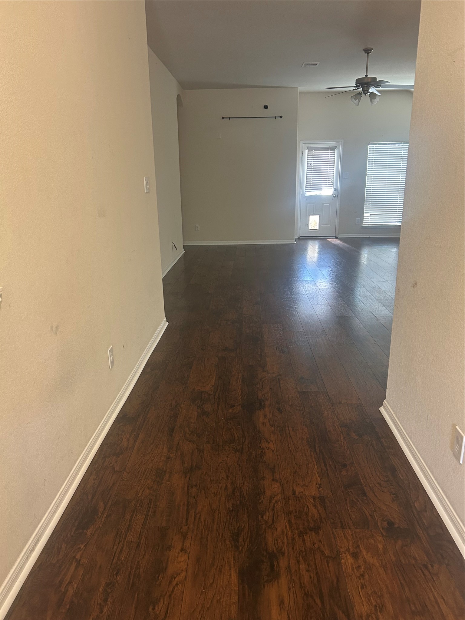 8407 Broadleaf Avenue Baytown, TX 77521 - Photo 3 of 24 Entry Way #2