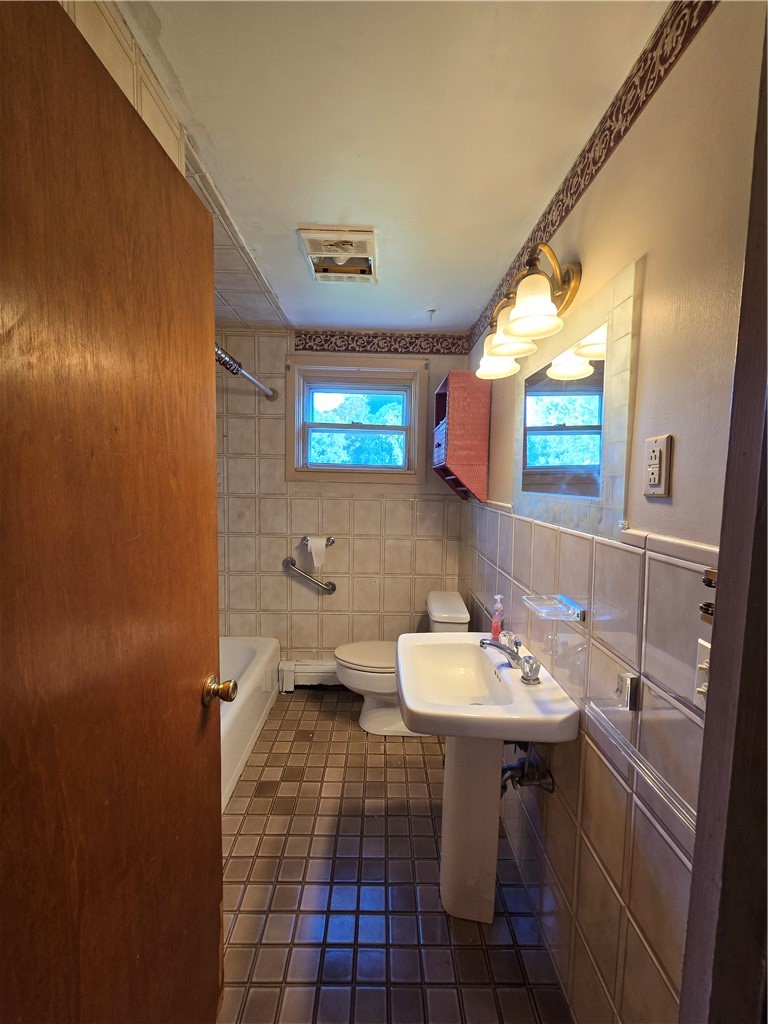 58 Hoyt Street Warwick, RI 02886 - Photo 17 of 20