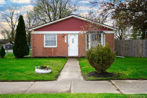 $188,000 | 23817 Bredow Avenue, Romulus, MI 48174